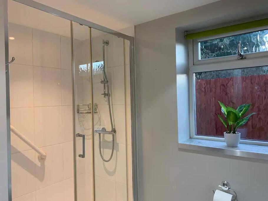 Ferienwohnung Self Contained - Own Entrance High Wycombe Exterior foto