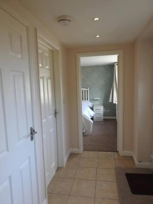 Ferienwohnung Self Contained - Own Entrance High Wycombe Exterior foto